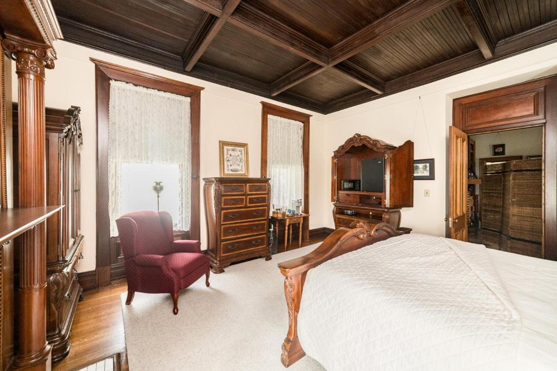 Hotel One Of These Nights - King Sized Bed - Sleeps 2 Lynchburg Zewnętrze zdjęcie