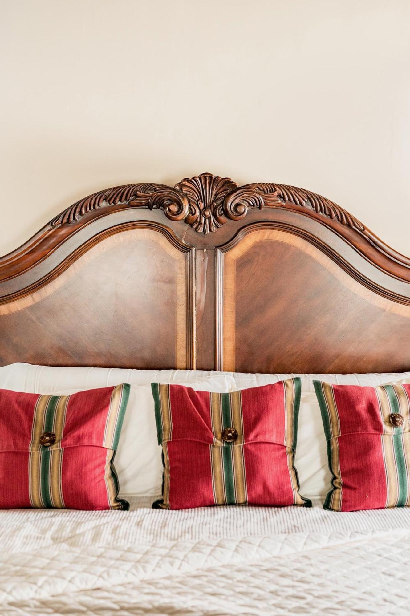 Hotel One Of These Nights - King Sized Bed - Sleeps 2 Lynchburg Zewnętrze zdjęcie