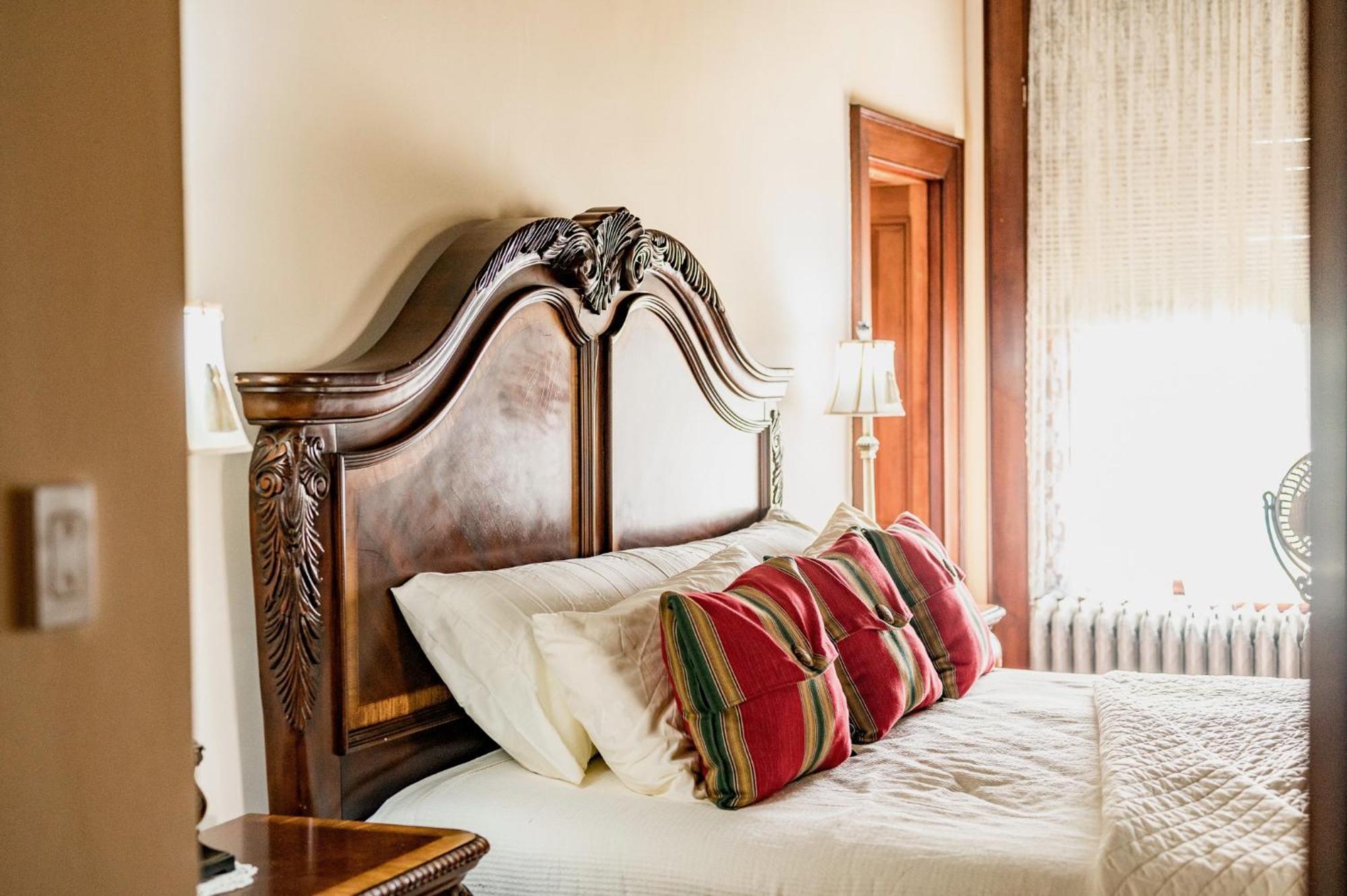 Hotel One Of These Nights - King Sized Bed - Sleeps 2 Lynchburg Zewnętrze zdjęcie
